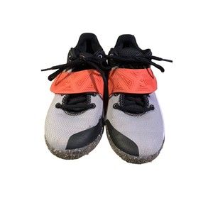 Nike Kyrie Flytrap 3 SE Basketball Shoes Size 4Y - CZ6567-001